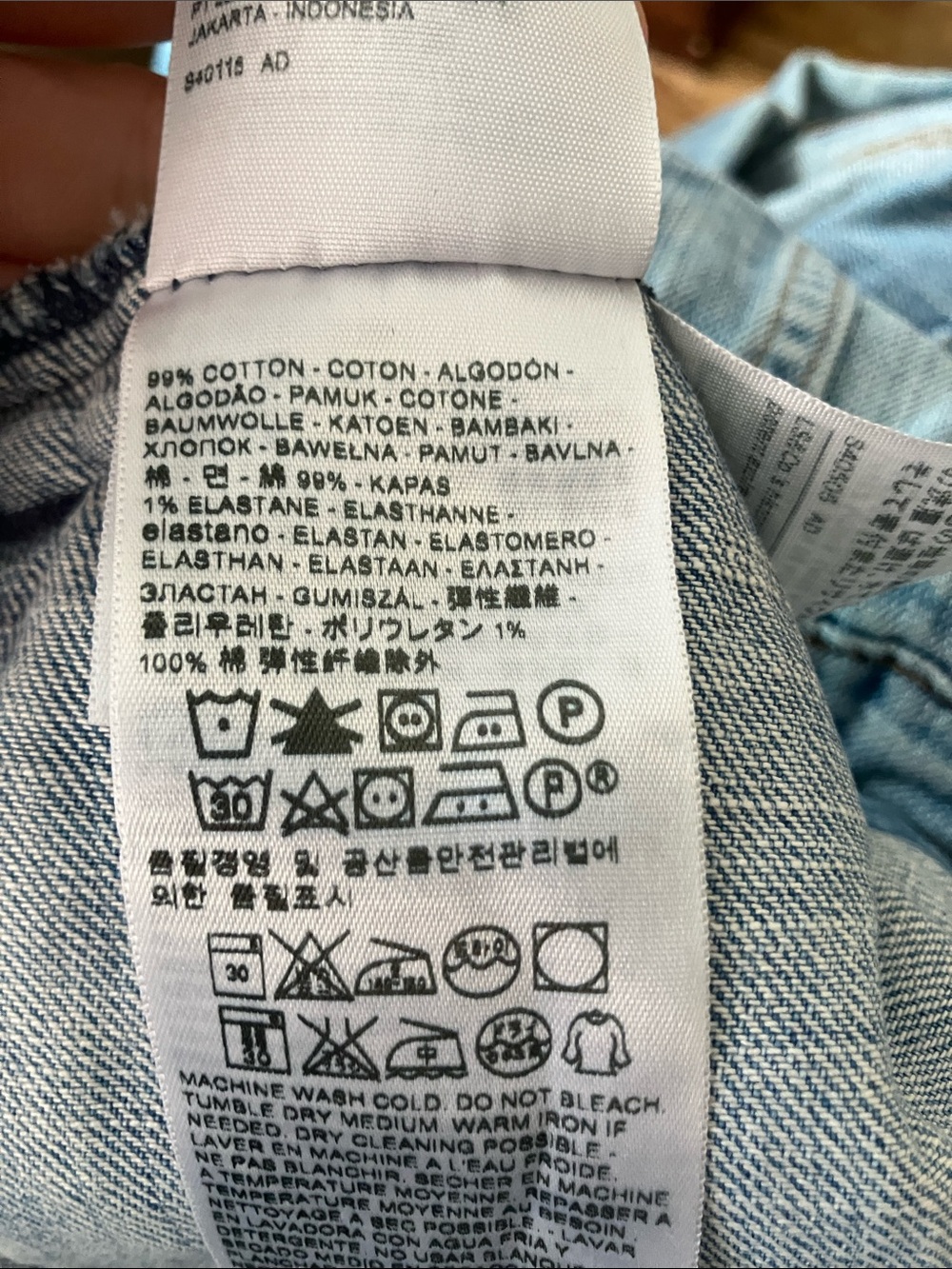 Levi's Light Blue Denim Jean Jacket Distressed Thrashed Size M - Picture 13 of 13